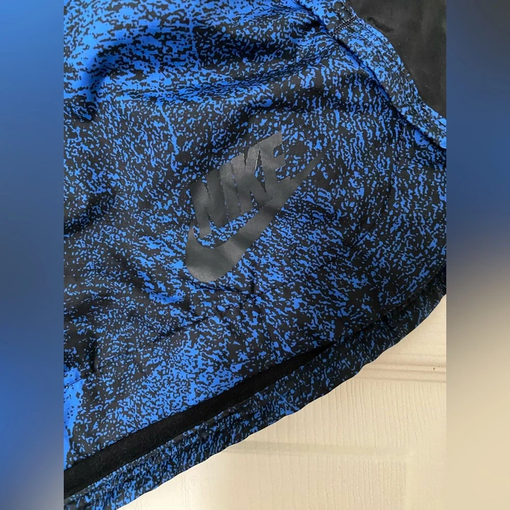 Nike Women's Athletic Shorts in Black and Blue size L